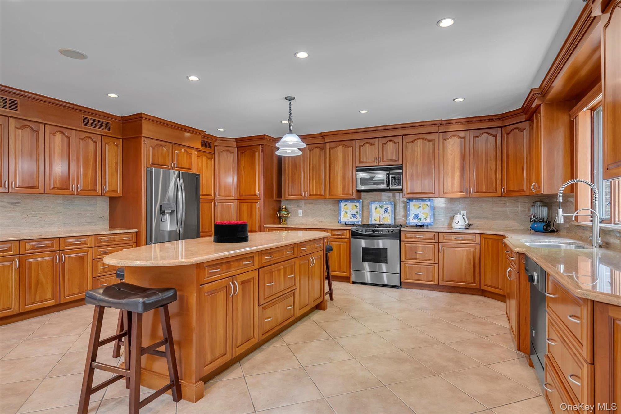 180-42 Aberdeen Road Queens, NY 11432 - Photo 9 of 25
