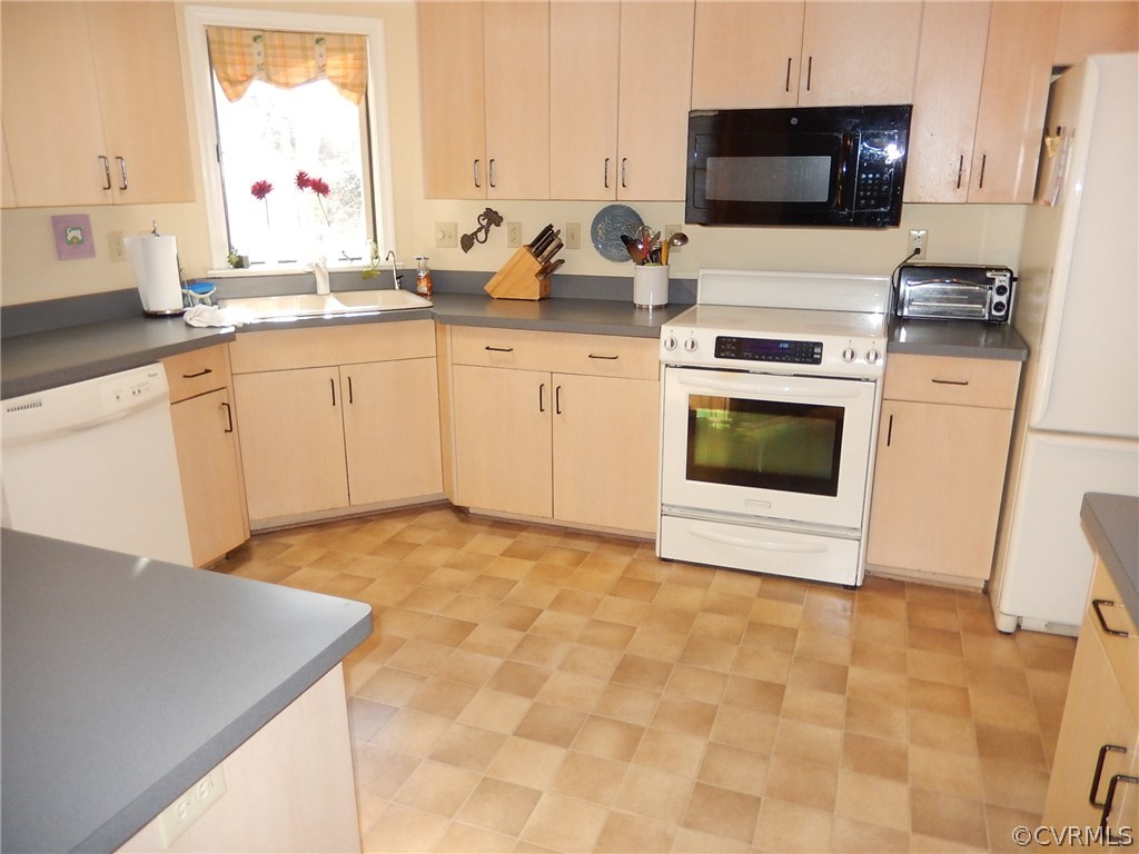 8417 Yolanda Road Richmond, VA 23229 - Photo 8 of 25 Gallery Image 8