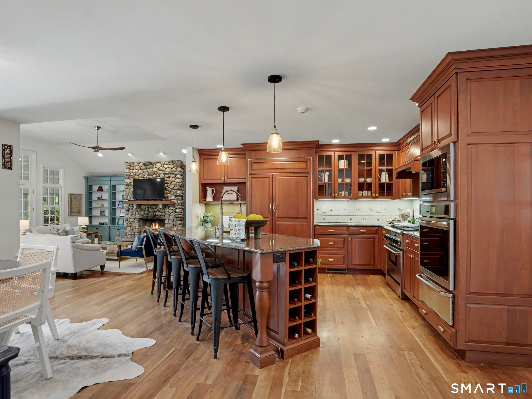 917 Silvermine Road New Canaan, CT 06840 - Photo 5 of 29