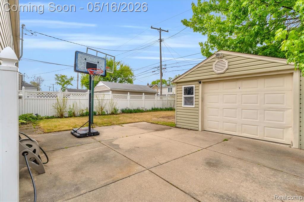 1174 Columbia Road Berkley, MI 48072 - Photo 28 of 41