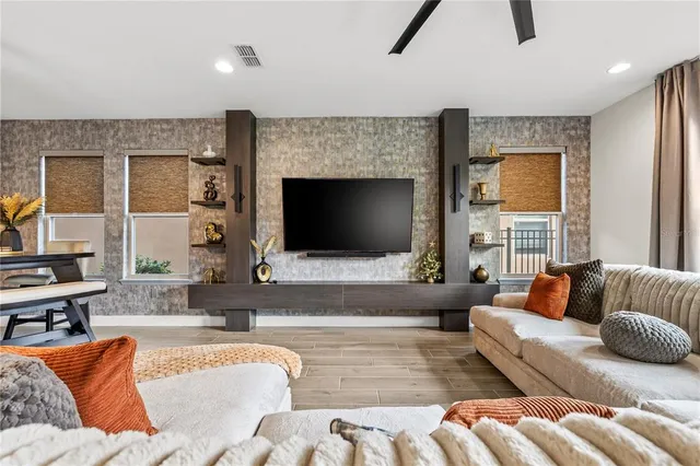 $789,990 | 18344 Oliver Twist Way, Winter Garden, FL 34787