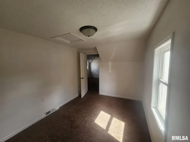 $74,900 | 218 Ross Street, Kewanee, IL 61443