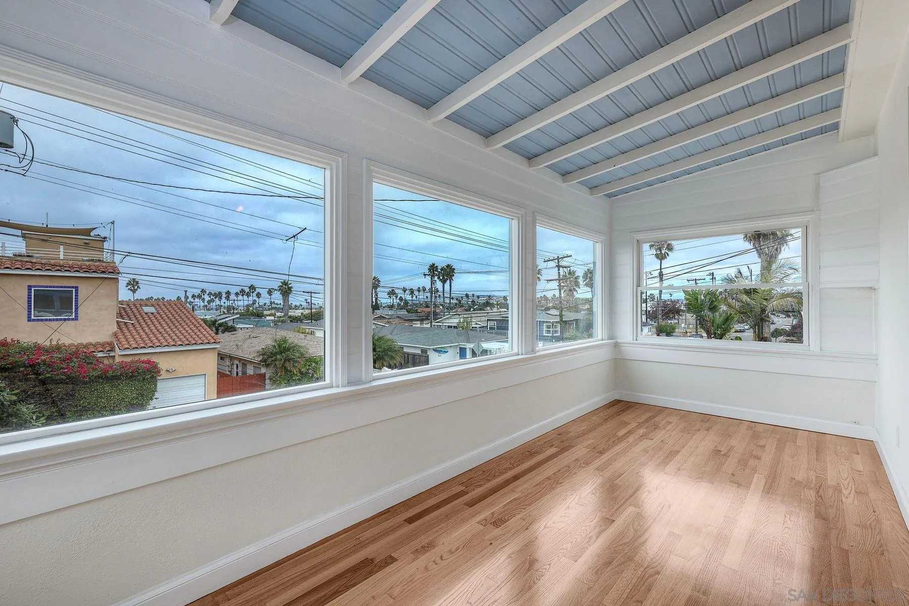 4692 Niagara Avenue San Diego, CA 92107 - Photo 47 of 62 a view of empty room with large window