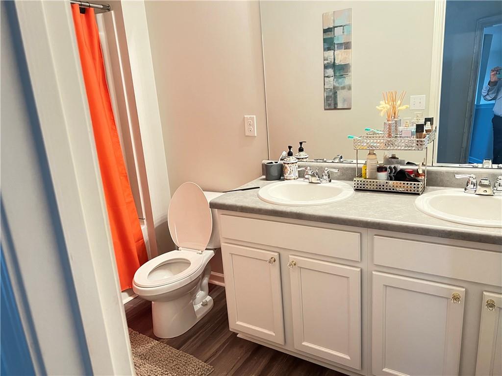 1775 Labonte Parkway McDonough, GA 30253 - Photo 20 of 20 a bathroom with a sink and a mirror