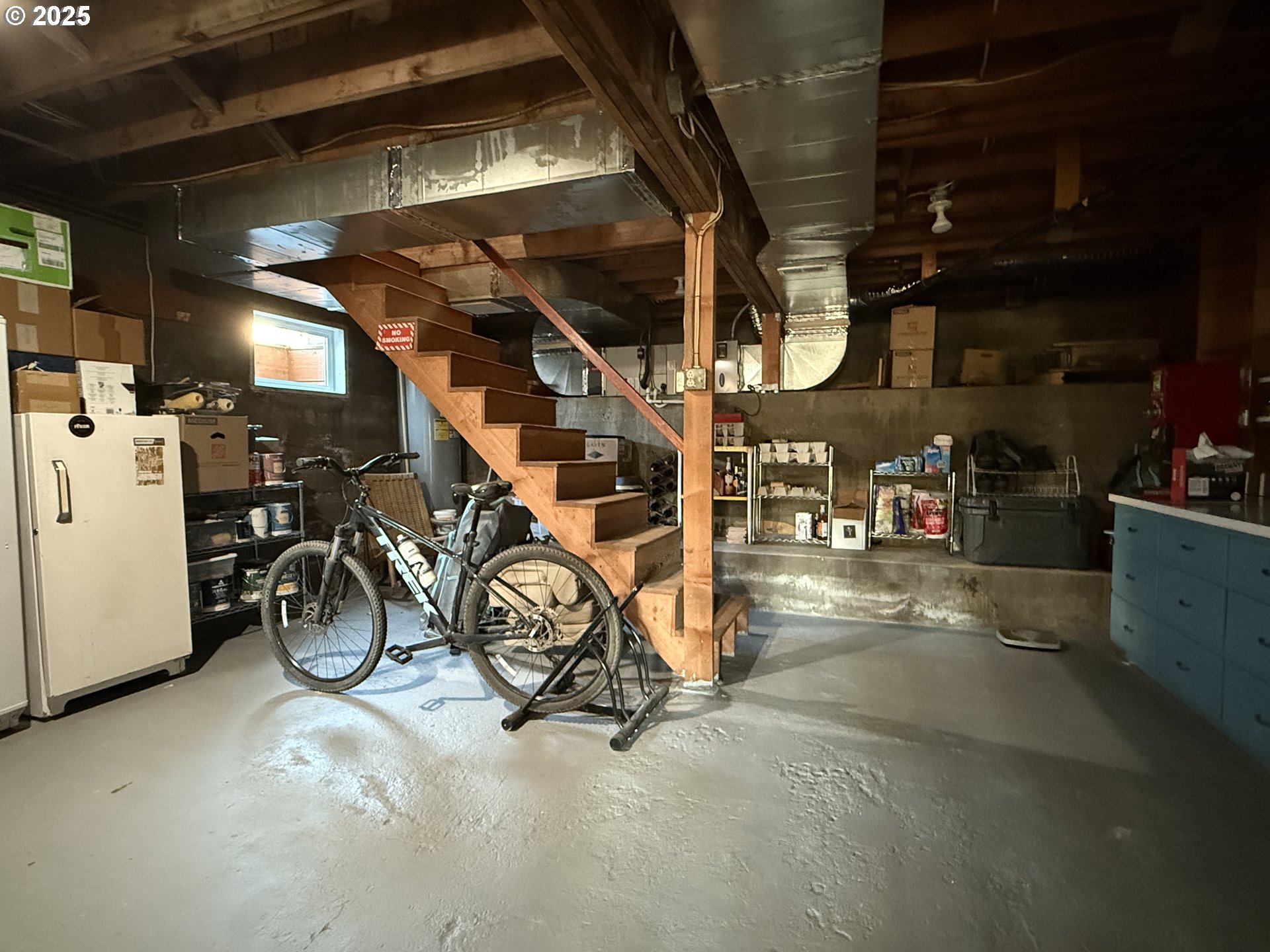 201 4th Street Maupin, OR 97037 - Photo 14 of 24 a view of a room with gym equipment