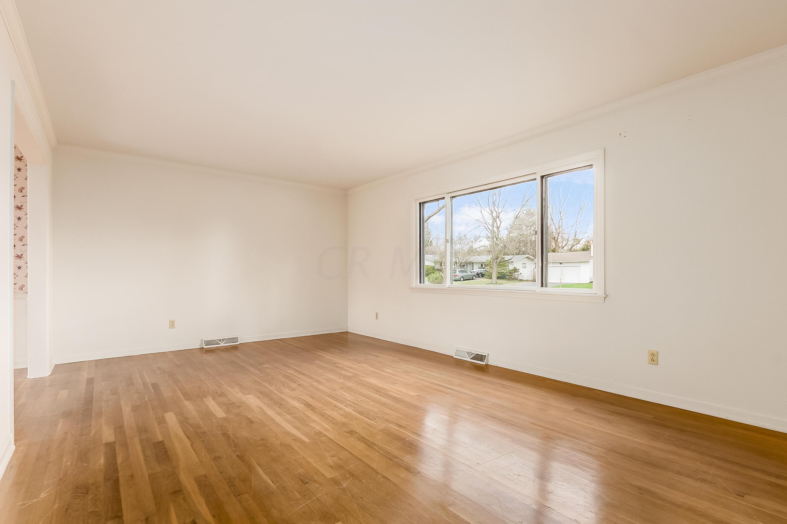 1241 Castleton Road North Columbus, OH 43220 - Photo 14 of 41 Gallery Image 14