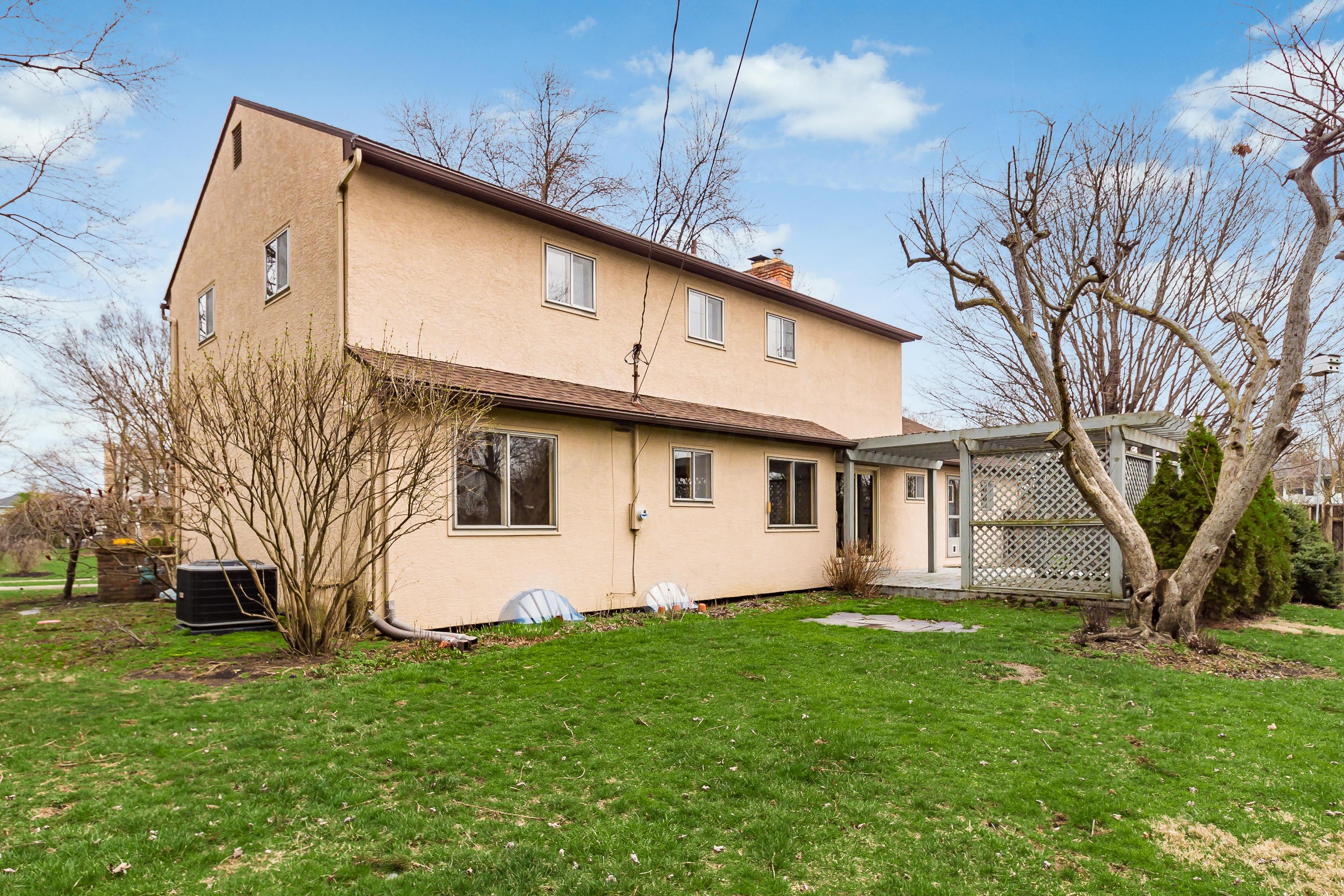 1241 Castleton Road North Columbus, OH 43220 - Photo 2 of 41 Gallery Image 2