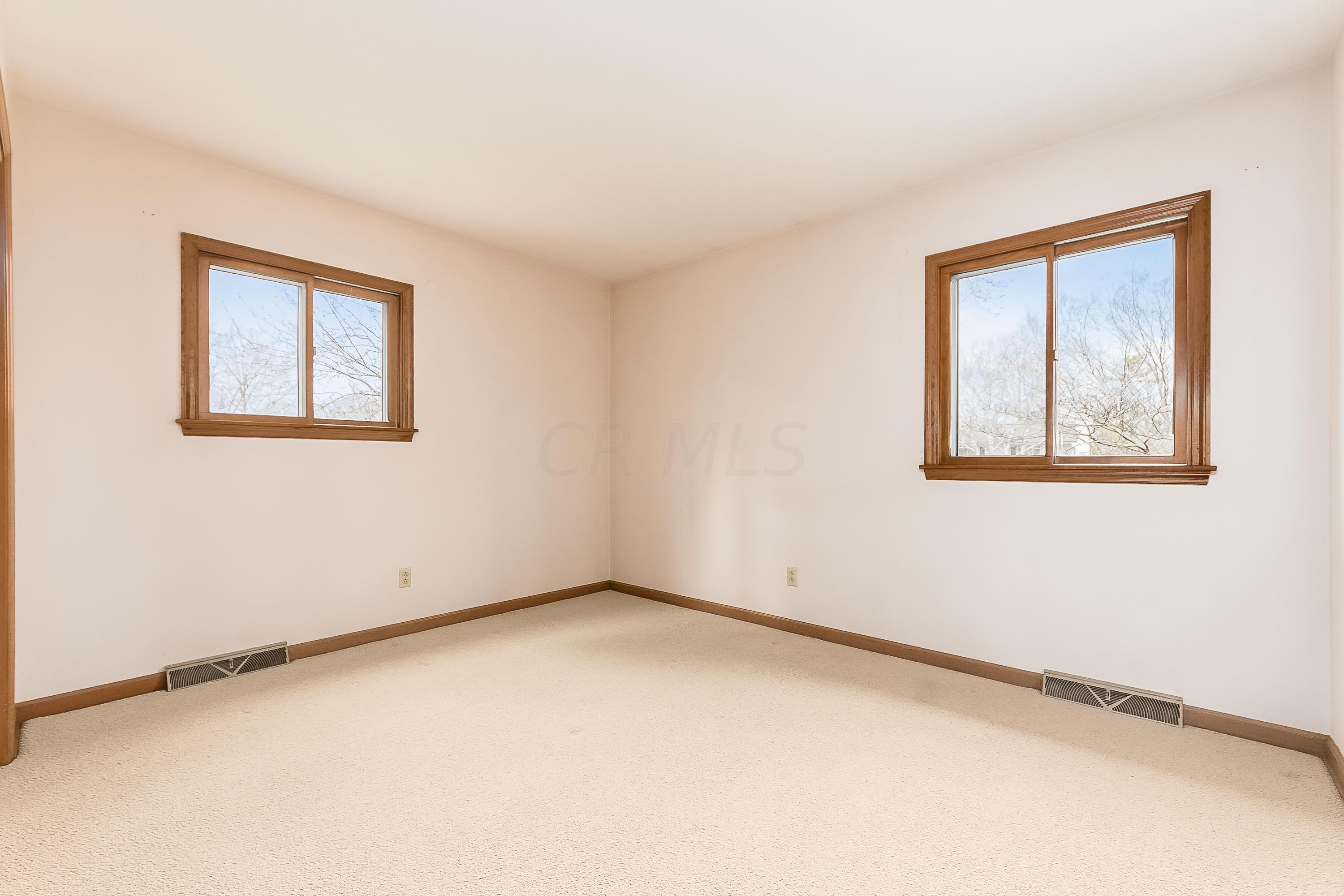 1241 Castleton Road North Columbus, OH 43220 - Photo 25 of 41 Gallery Image 25