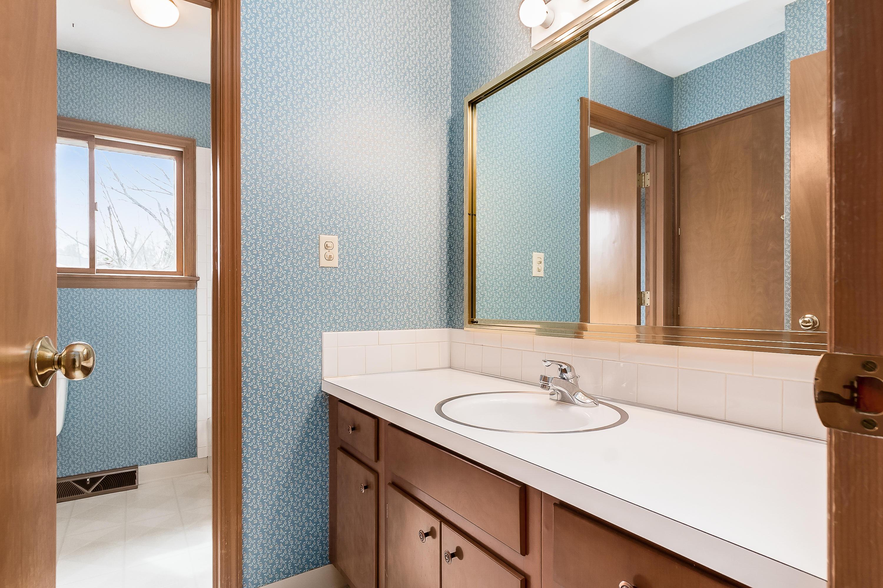 1241 Castleton Road North Columbus, OH 43220 - Photo 29 of 41 Gallery Image 29