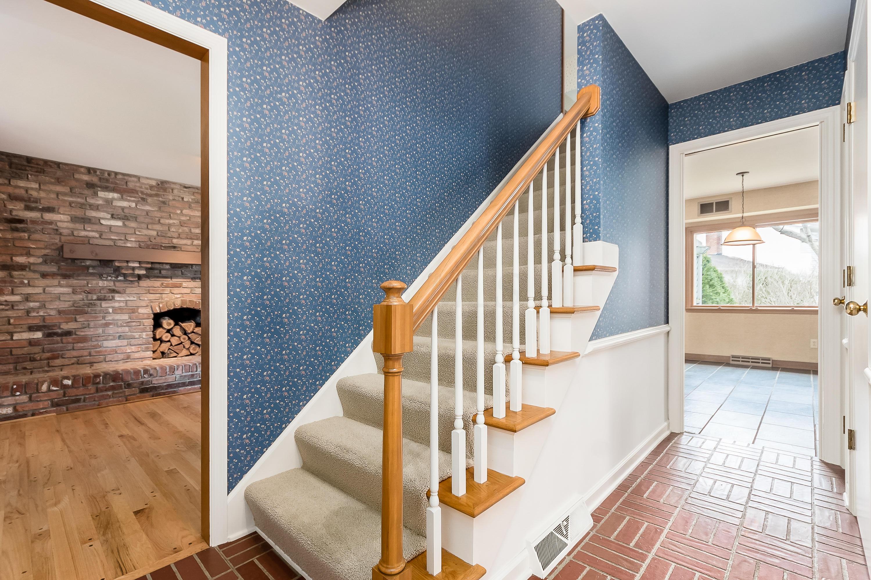 1241 Castleton Road North Columbus, OH 43220 - Photo 3 of 41 Gallery Image 3