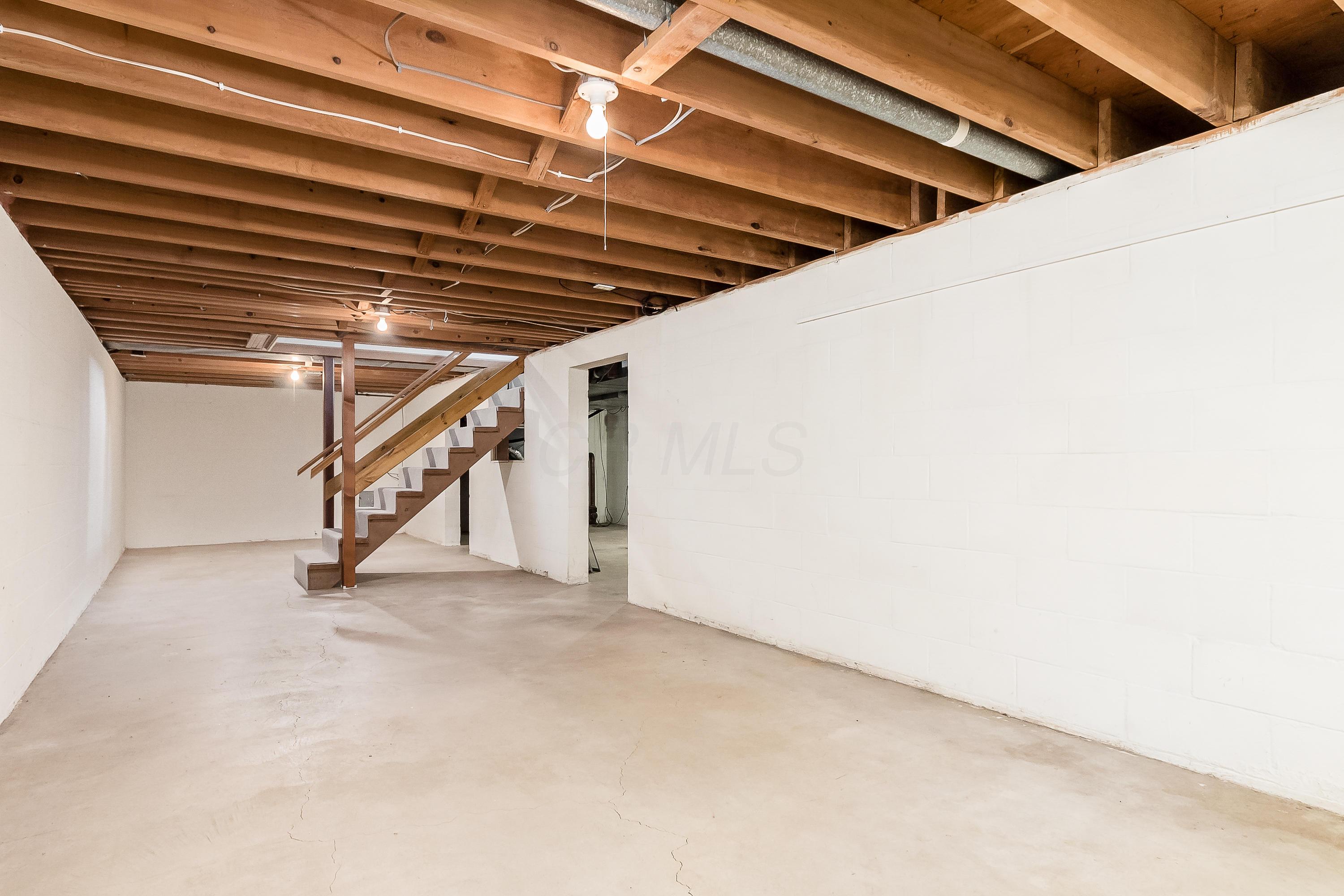 1241 Castleton Road North Columbus, OH 43220 - Photo 31 of 41 Gallery Image 31