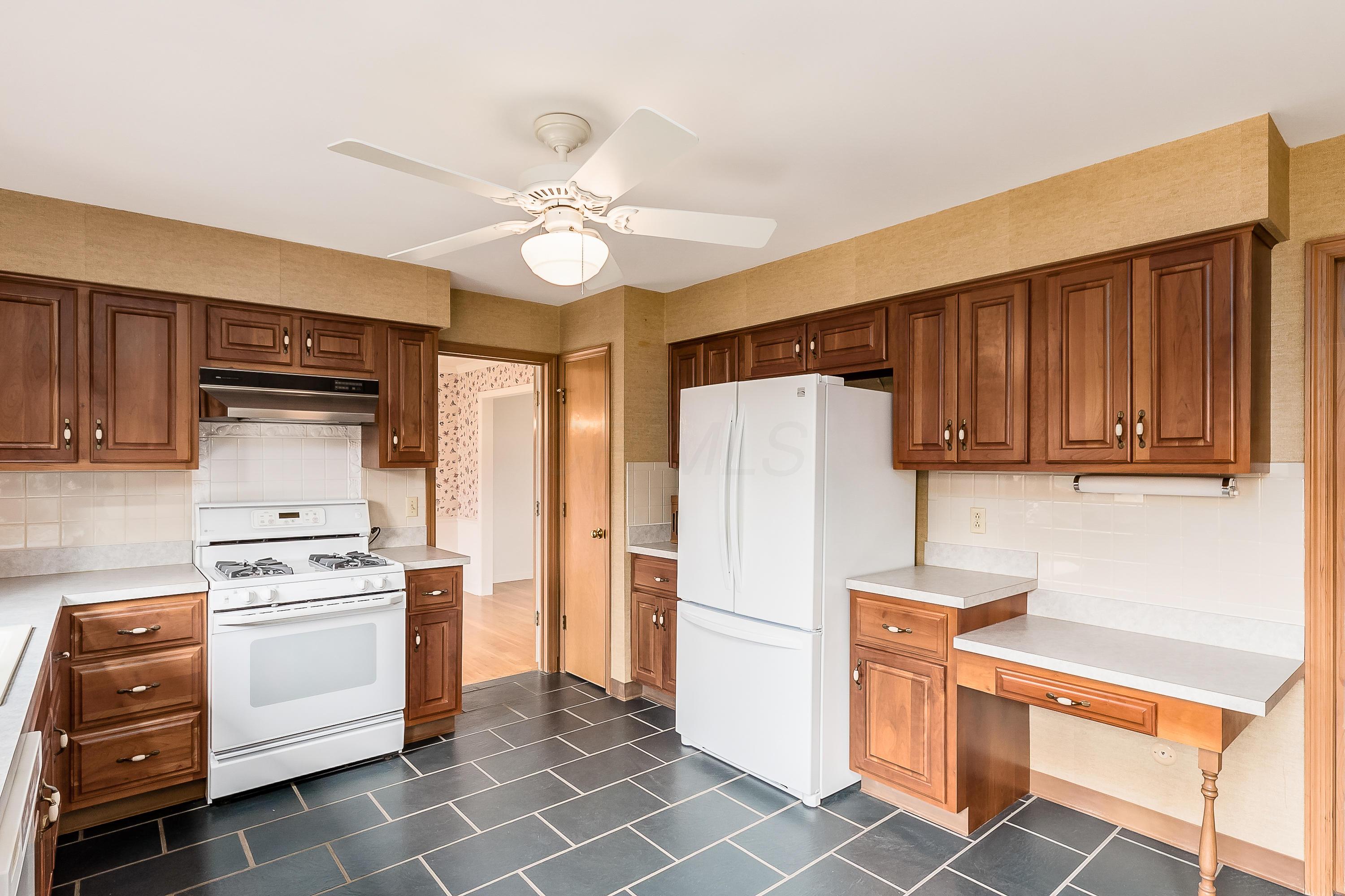 1241 Castleton Road North Columbus, OH 43220 - Photo 6 of 41 Gallery Image 6