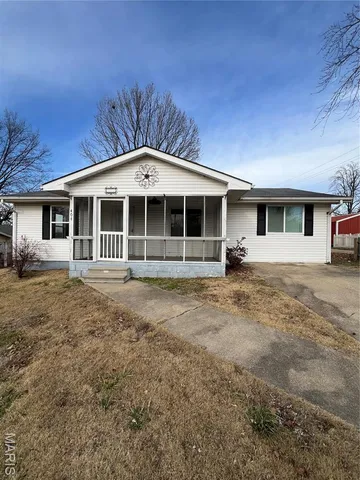 $145,000 | 404 Moore Street, Dexter, MO 63841
