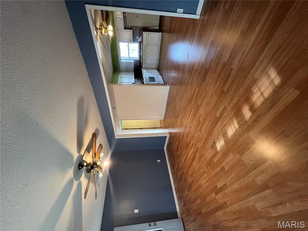 404 Moore Street Dexter, MO 63841 - Photo 4 of 15