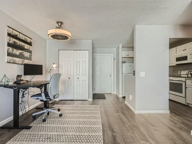 $80,000 | 7354 72nd Lane North, Unit 324, Brooklyn Park, MN 55428