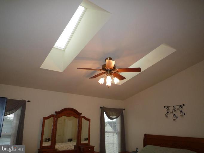 1749 Canal Run Drive Point of Rocks, MD 21777 - Photo 9 of 21 a view of a livingroom with a ceiling fan