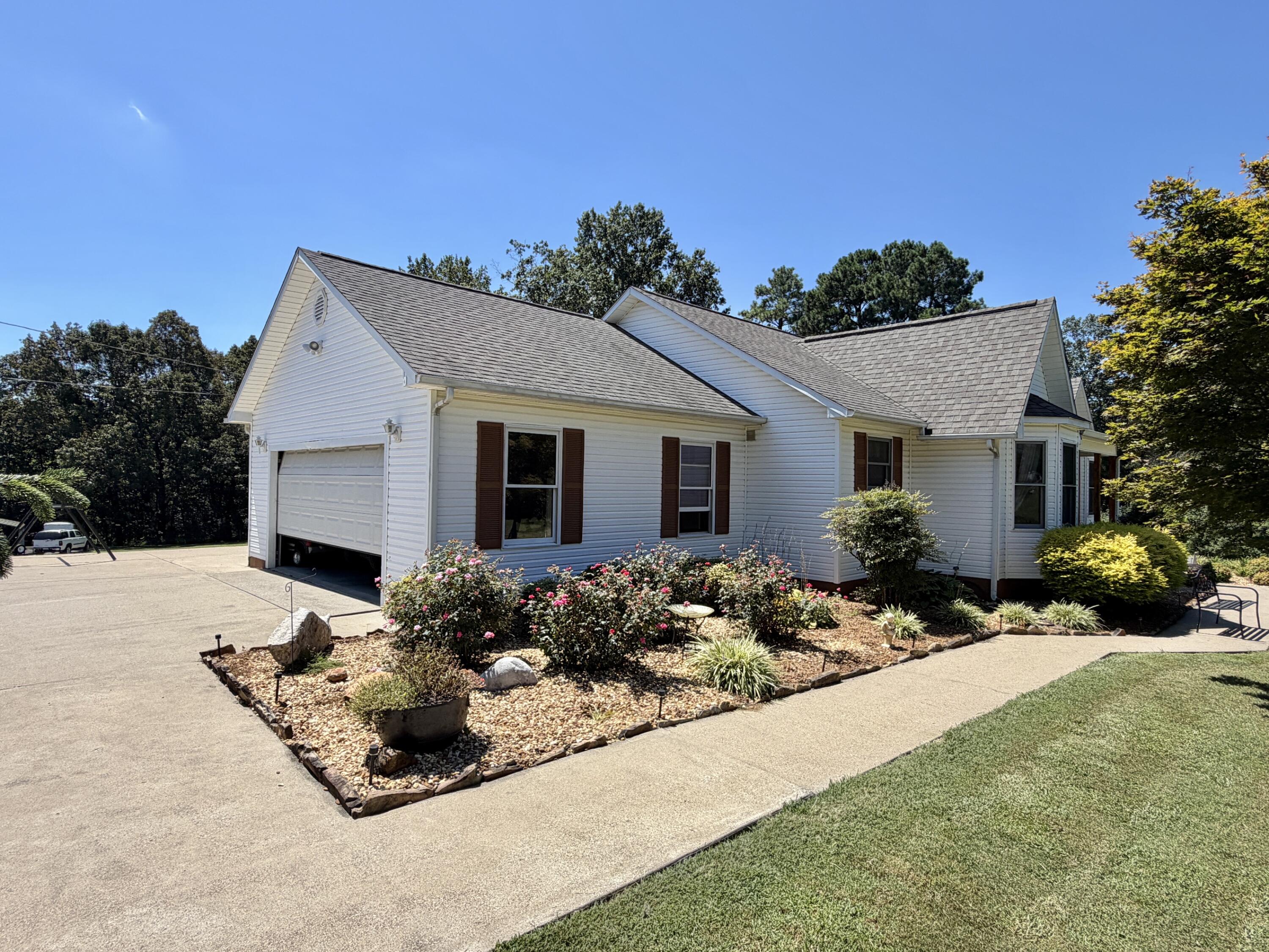 195 Reece Road Mayfield, KY 42066 - Photo 3 of 36 IMG_3926