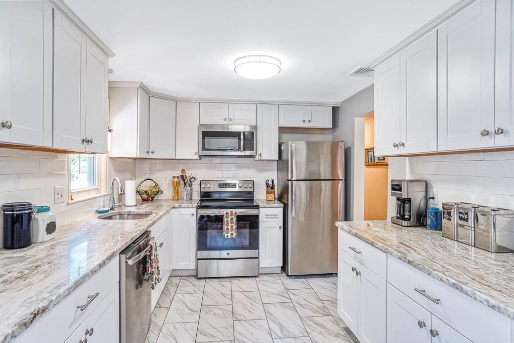 24 Eaton Road West Framingham, MA 01701 - Photo 5 of 20 Gallery Image 5