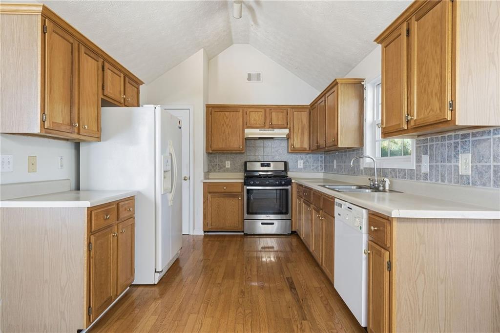 254 Hillcrest Ridge Canton, GA 30115 - Photo 7 of 32