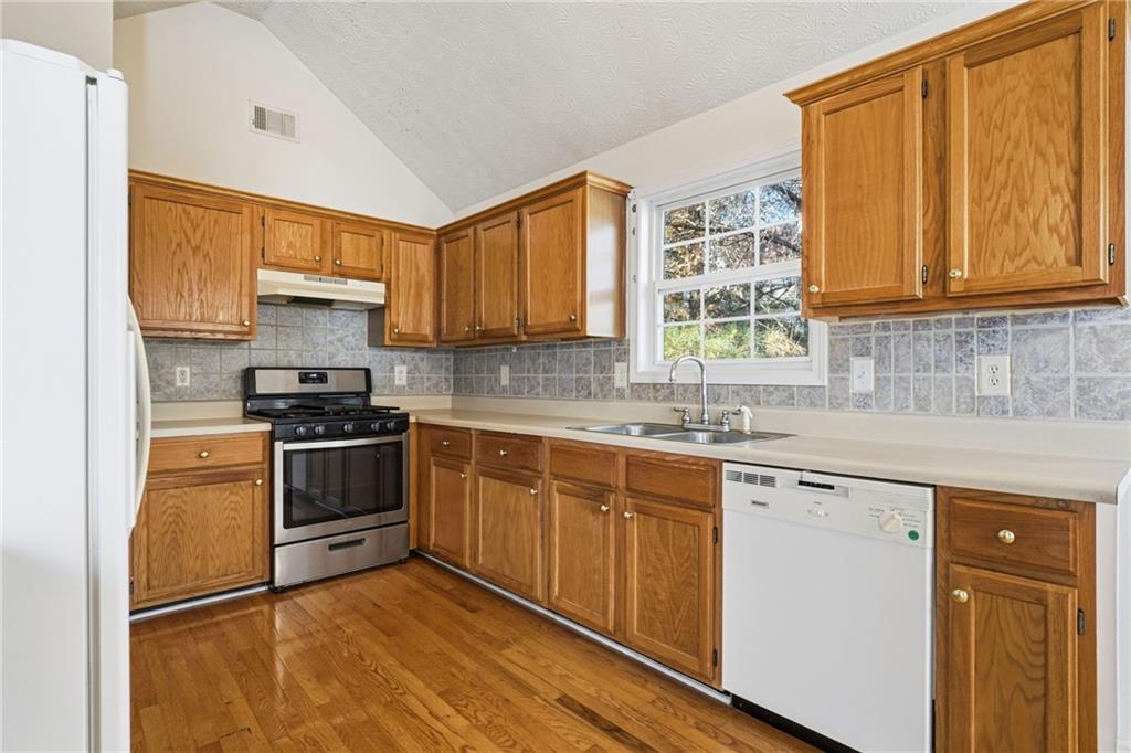 254 Hillcrest Ridge Canton, GA 30115 - Photo 8 of 32