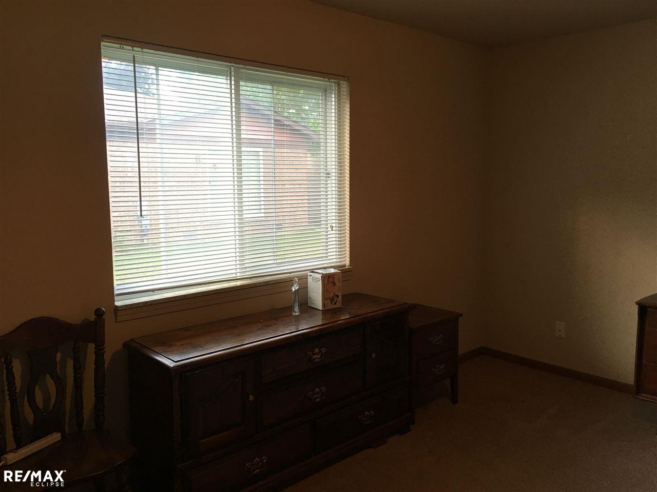 15177 Raphael Terrace Warren, MI 48088 - Photo 16 of 16 31293635-19.JPG