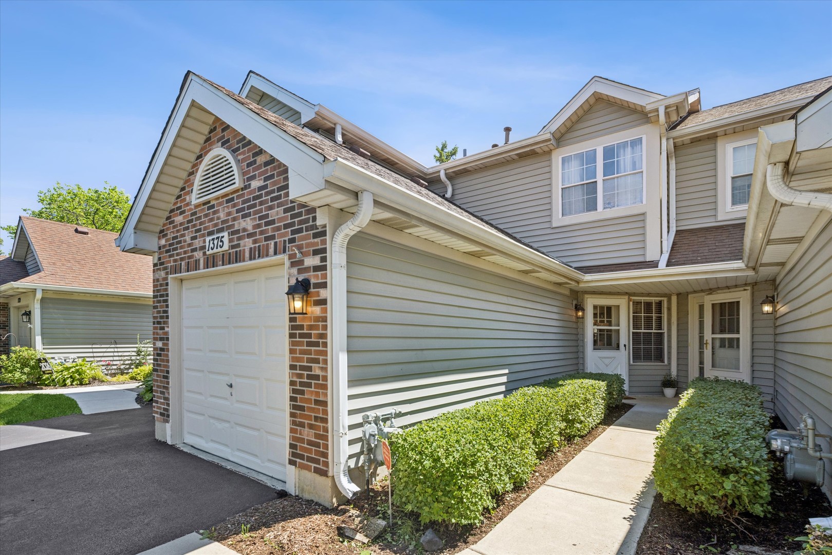 1375 Ridgefield Circle, Unit 1375 Carol Stream, IL 60188 - Photo 2 of 31
