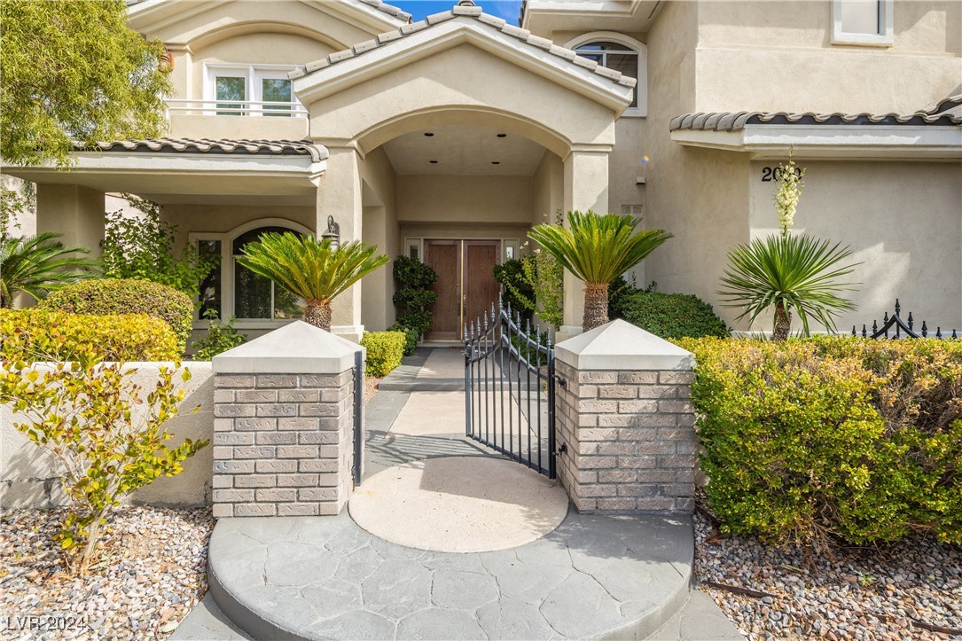 2000 Winter Wind Street Las Vegas, NV 89134 - Photo 4 of 65
