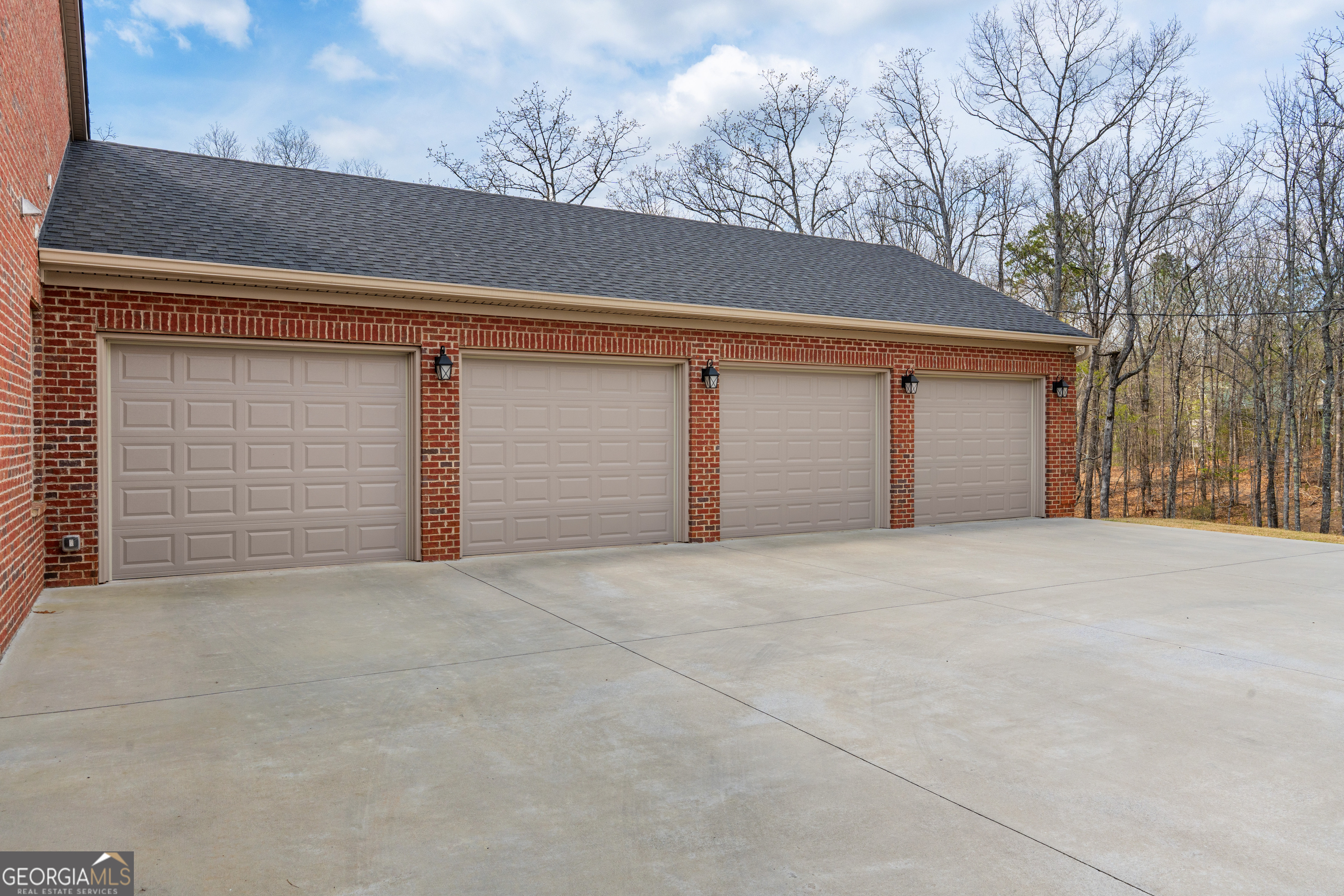 733 Cherry Road Franklin, GA 30217 - Photo 5 of 67 a view of garage and yard