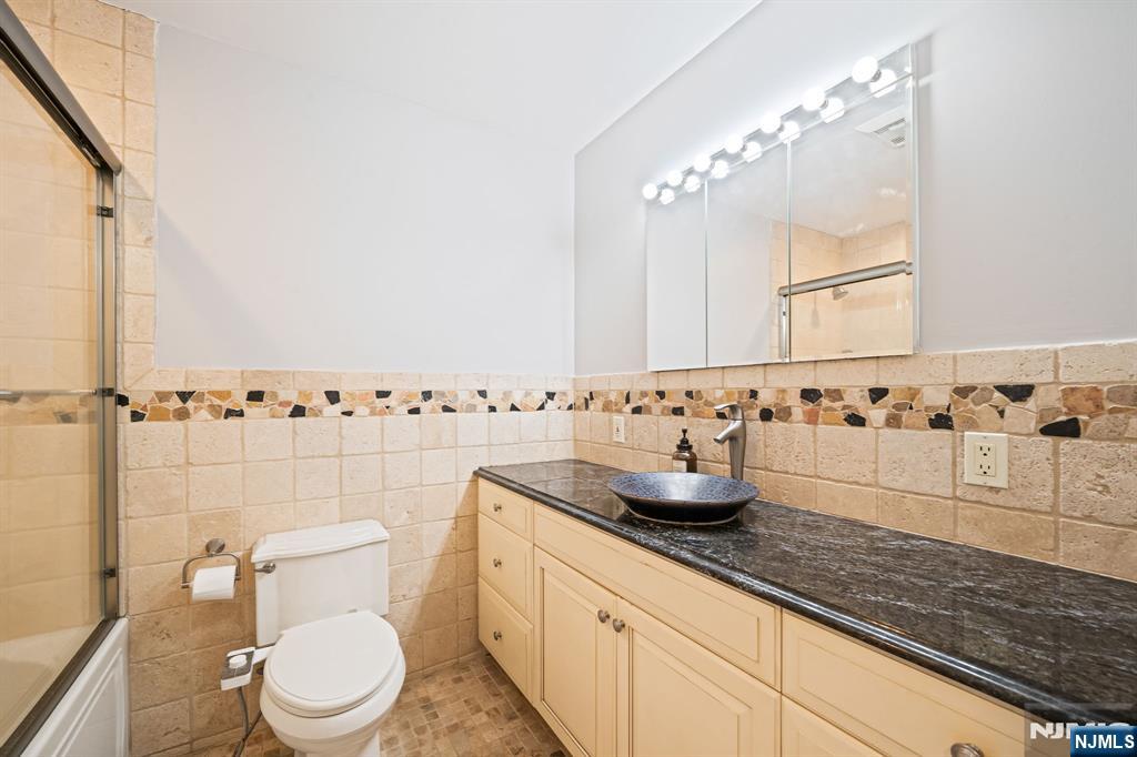 128 Beverly Road Fairfield, NJ 07004 - Photo 35 of 44