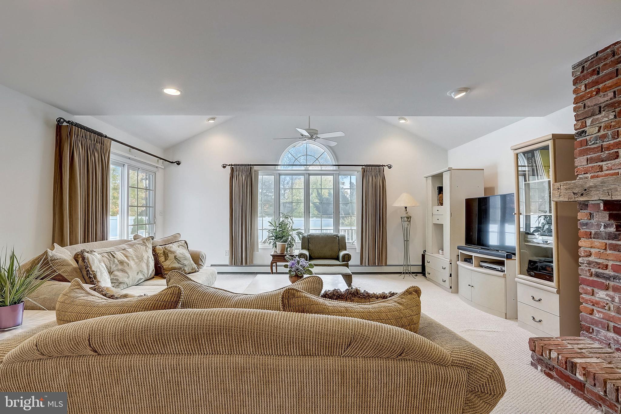 19 Metekunk Drive Ewing, NJ 08638 - Photo 12 of 39