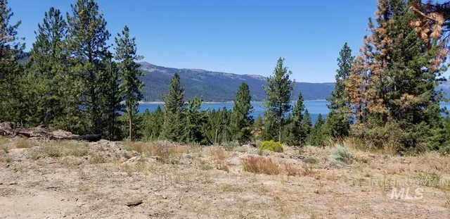 $20,450,000 | 0 Lakeshore Drive, Cascade, ID 83611