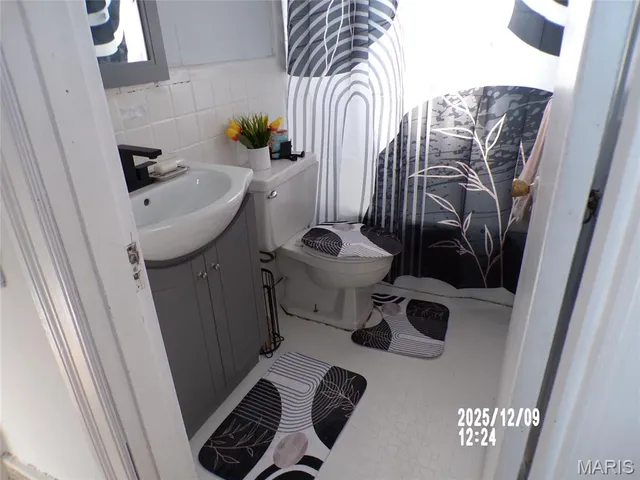 $94,000 | 308 Henquin Drive, Ferguson, MO 63135