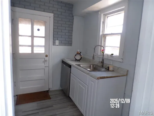 $94,000 | 308 Henquin Drive, Ferguson, MO 63135