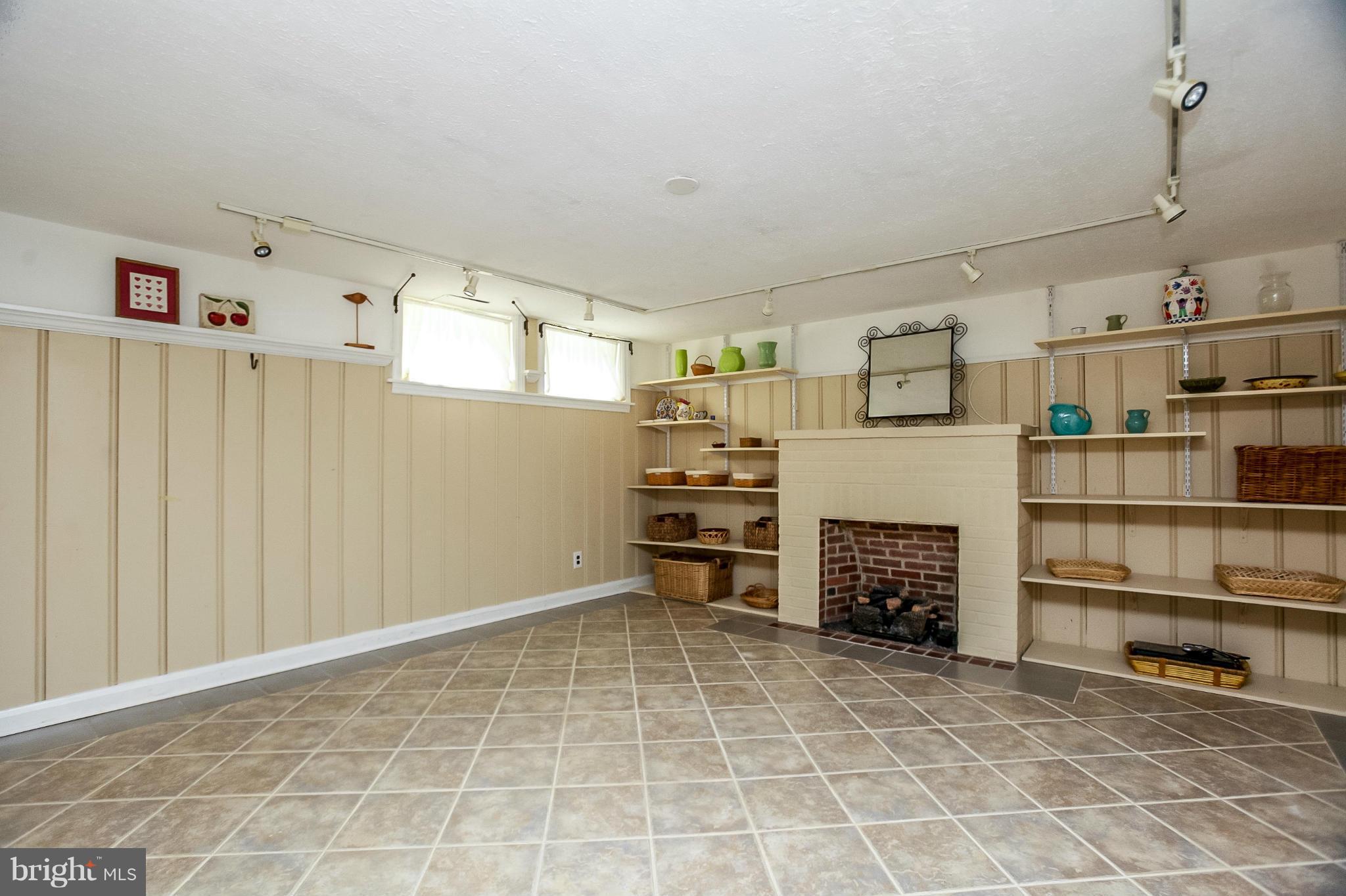 200 Gaywood Road Baltimore, MD 21212 - Photo 22 of 30 Family Room