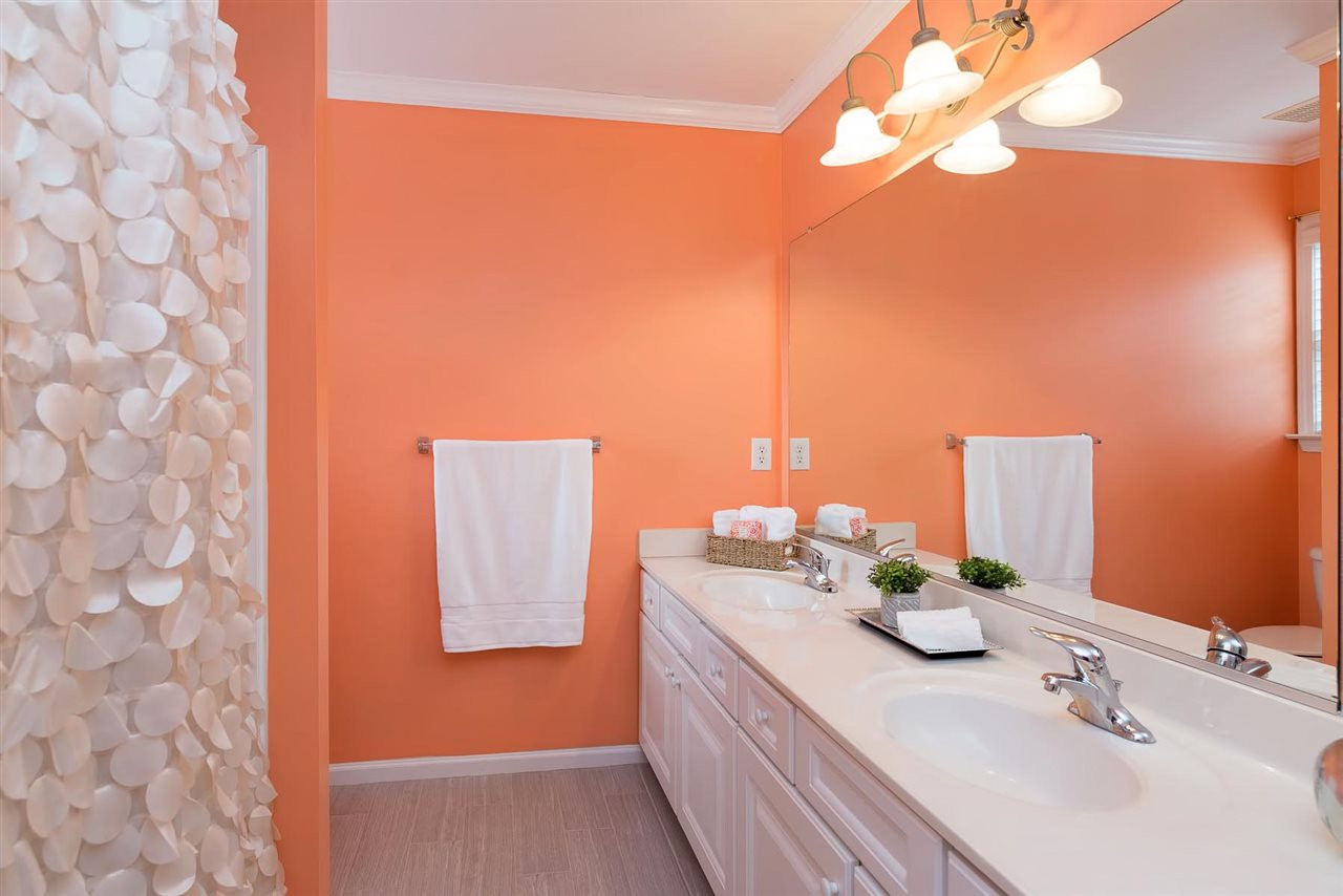 10508 Chandler Way Raleigh, NC 27614 - Photo 20 of 25 2nd Flr Hall Bath