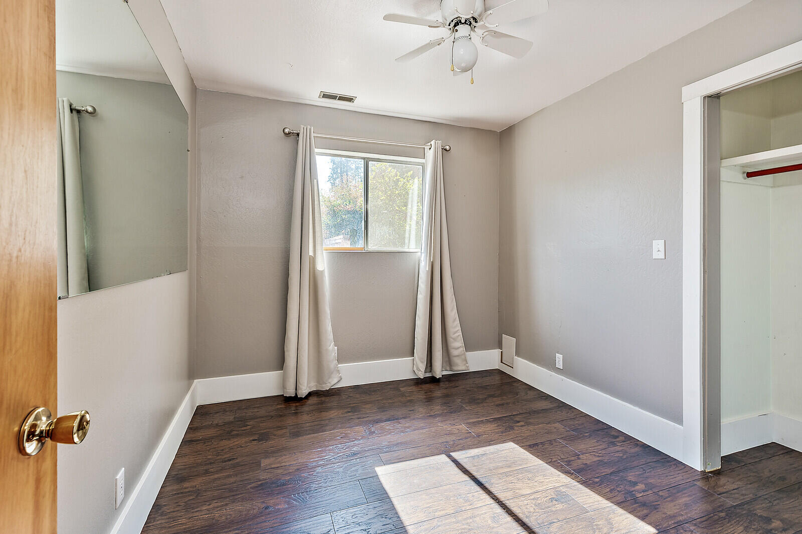 221 Larkin Road Grants Pass, OR 97527 - Photo 24 of 43 55_LR_55_mls