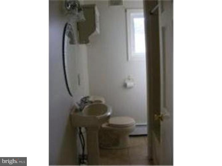 338 Larch Road Mount Laurel, NJ 08054 - Photo 8 of 10 Bathroom