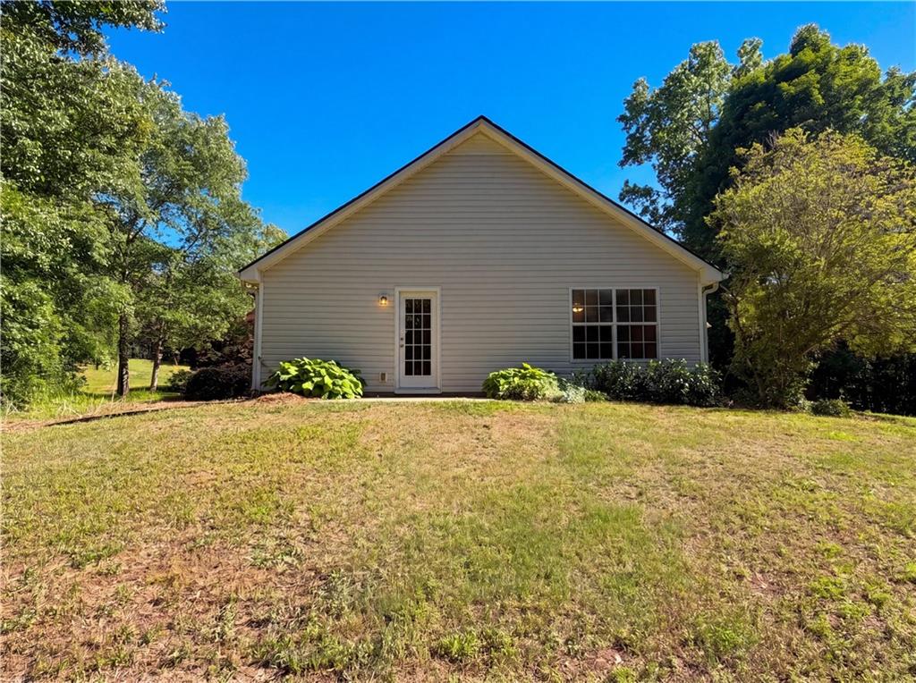 202 Bluff Court Jackson, GA 30233 - Photo 14 of 17