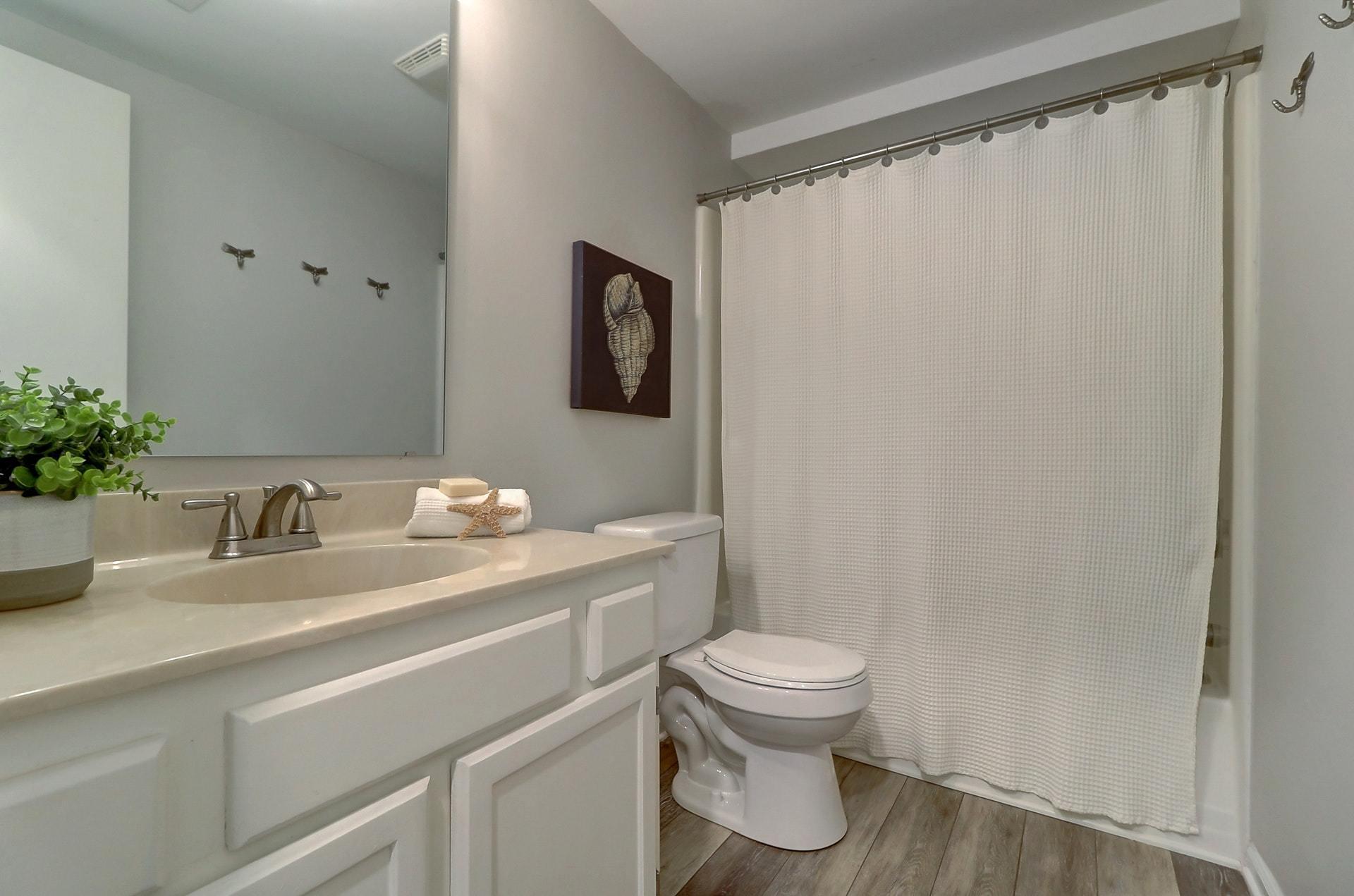 1416 School House Road Mount Pleasant, SC 29464 - Photo 14 of 28 Main level full bath