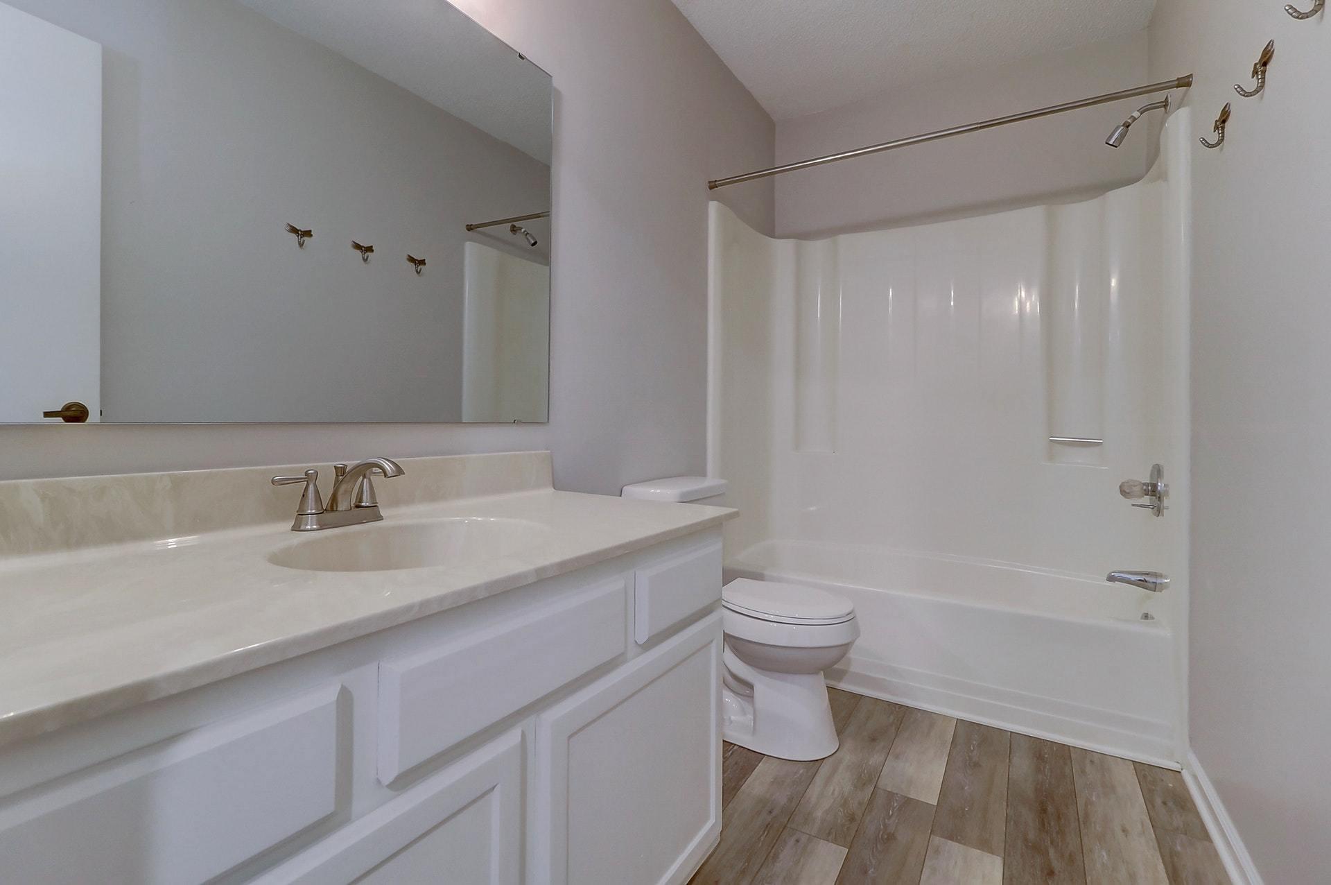 1416 School House Road Mount Pleasant, SC 29464 - Photo 20 of 28 2nd level full bath