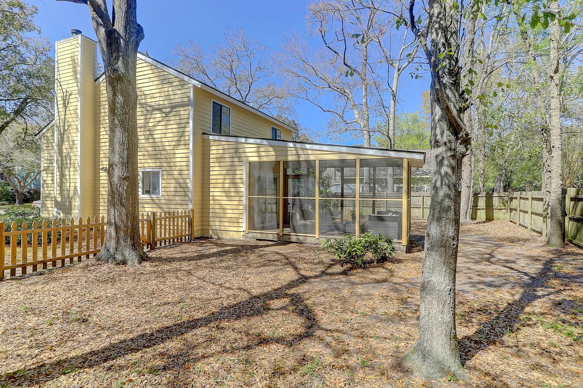 1416 School House Road Mount Pleasant, SC 29464 - Photo 25 of 28 Backyard