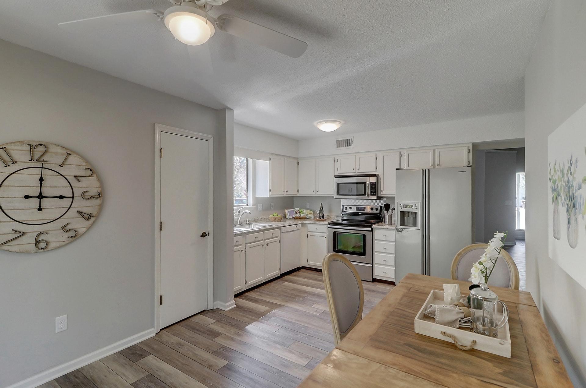 1416 School House Road Mount Pleasant, SC 29464 - Photo 9 of 28 Kitchen