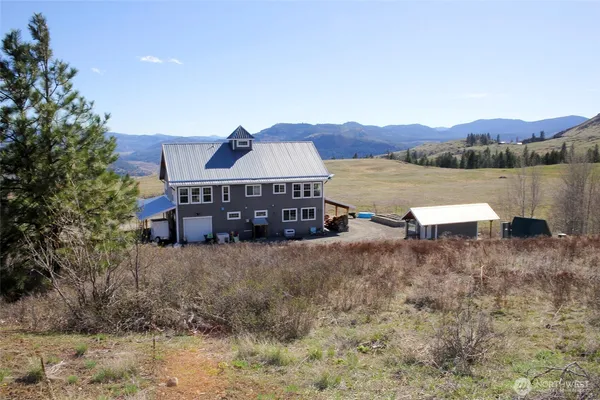 $500,000 | 299 Vulcan Mountain Road, Curlew, WA 99118