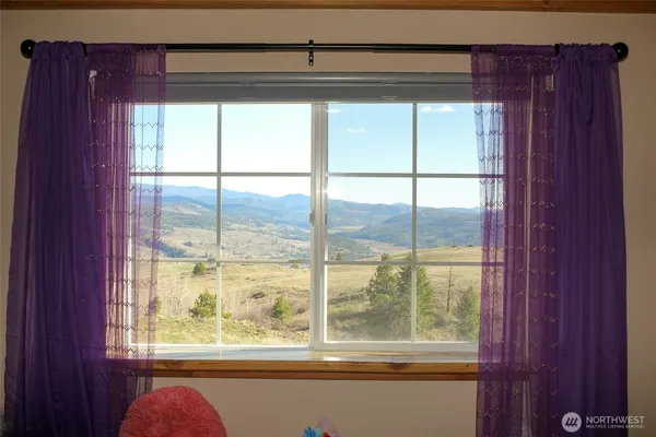 $500,000 | 299 Vulcan Mountain Road, Curlew, WA 99118