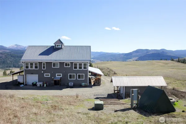 $500,000 | 299 Vulcan Mountain Road, Curlew, WA 99118