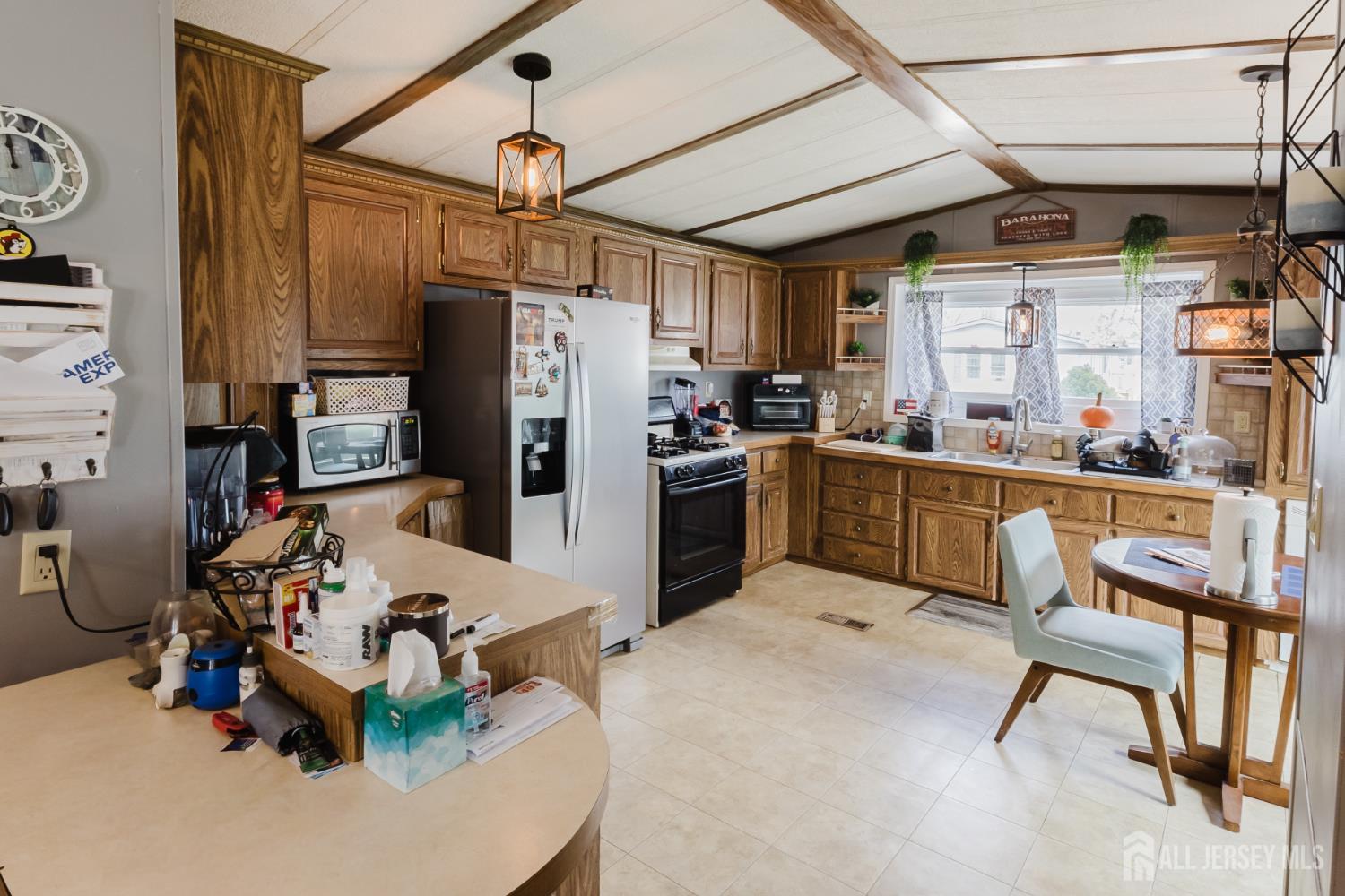 37 Emerson Road North Brunswick, NJ 08902 - Photo 6 of 17 Gallery Image 6