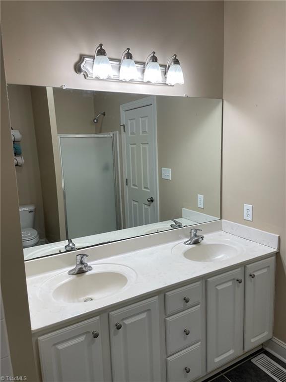 204 Rudder Lane Sneads Ferry, NC 28460 - Photo 18 of 44 Double Sinks