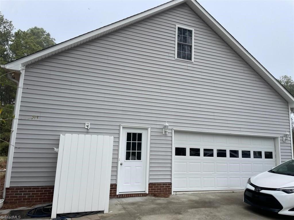 204 Rudder Lane Sneads Ferry, NC 28460 - Photo 5 of 44 Garage