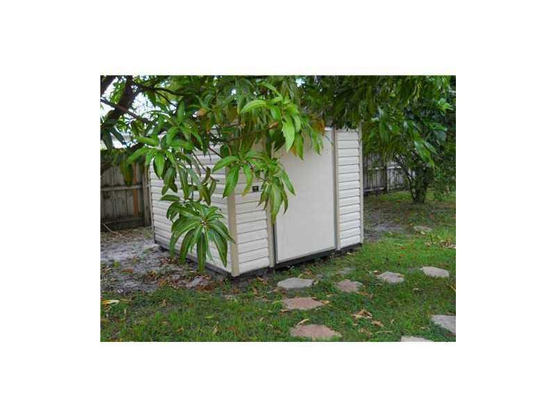 7925 Southwest 5th Street Pompano Beach, FL 33068 - Photo 8 of 9 Exterior Front
