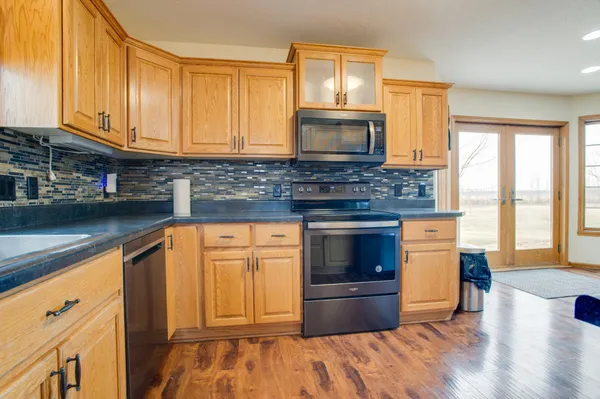 $625,000 | 10801 72nd Street South, Horace, ND 58047